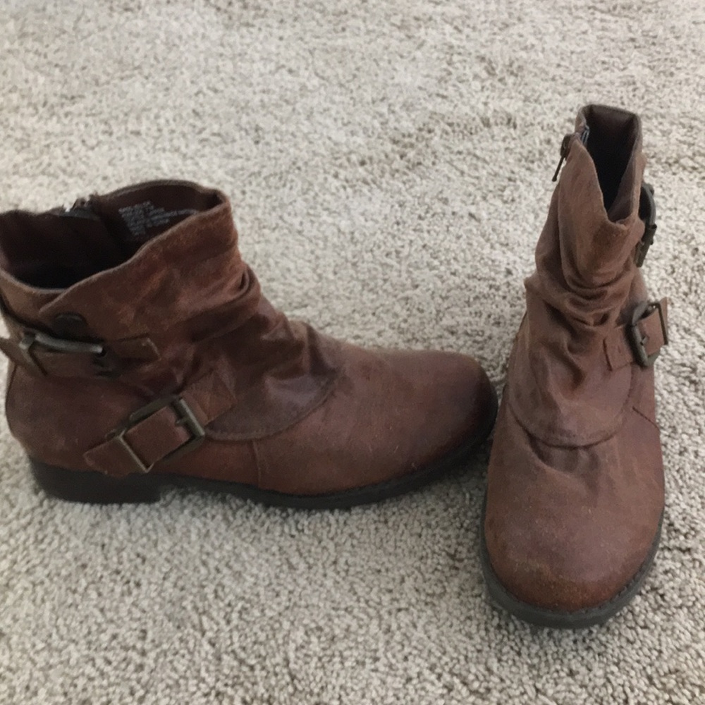 Brown GH Bass & Co booties